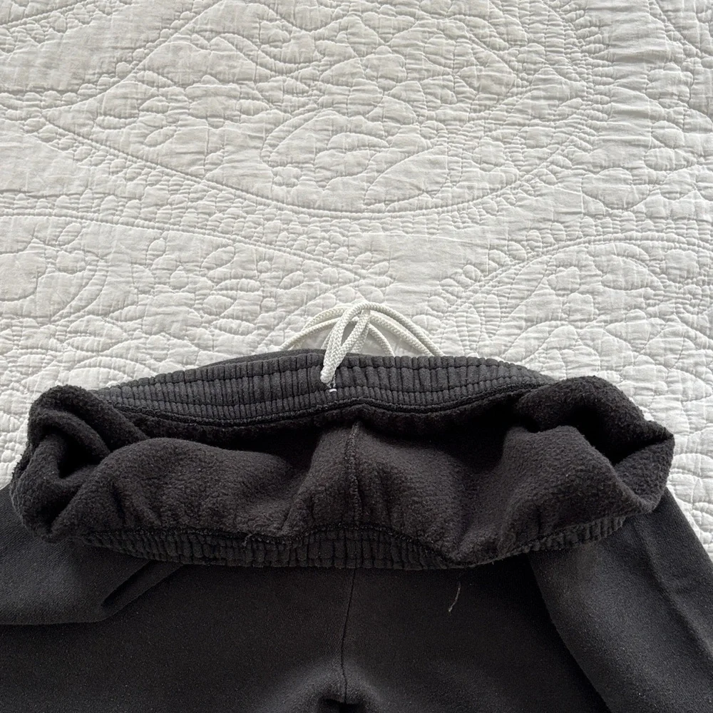 On Wisconsin - Swimming Sweatpants. Fruit of the Loom Black. - Picture 3 of 4